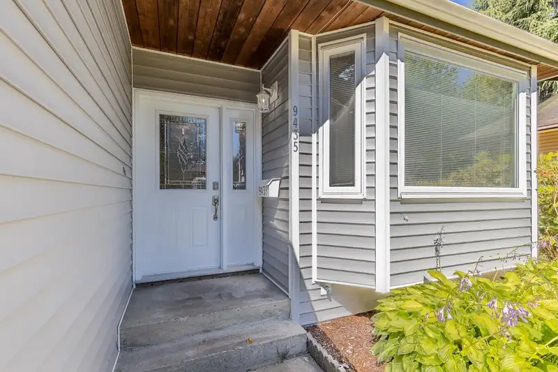 9435 149A STREET - photo 3 of 30