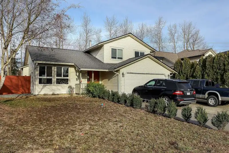 32275 CLINTON AVENUE - photo 1 of 31