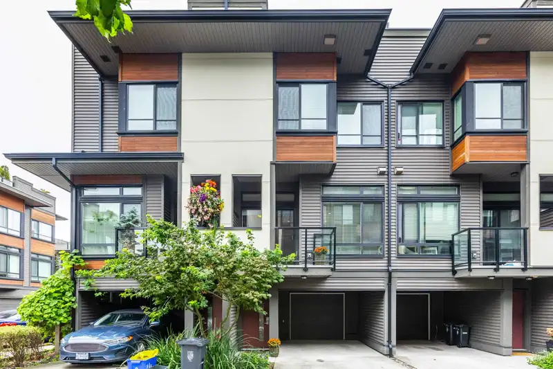 32 7811 209 STREET - photo 1 of 35