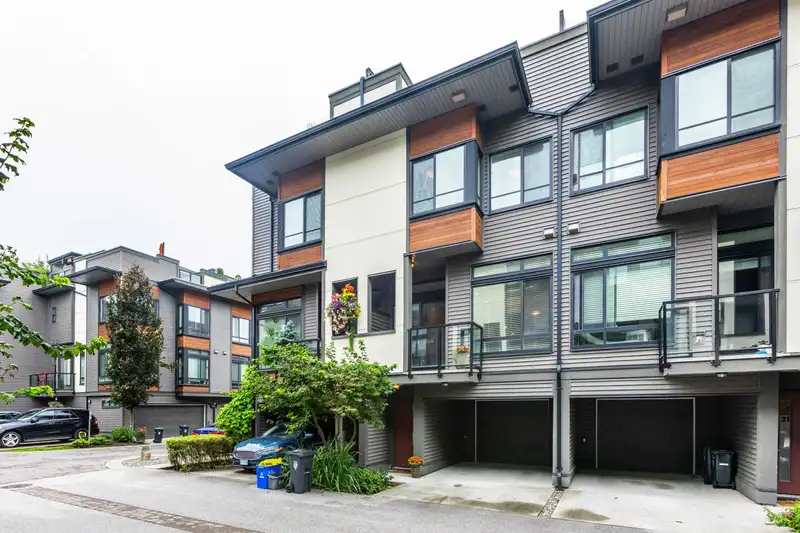 32 7811 209 STREET - photo 2 of 35