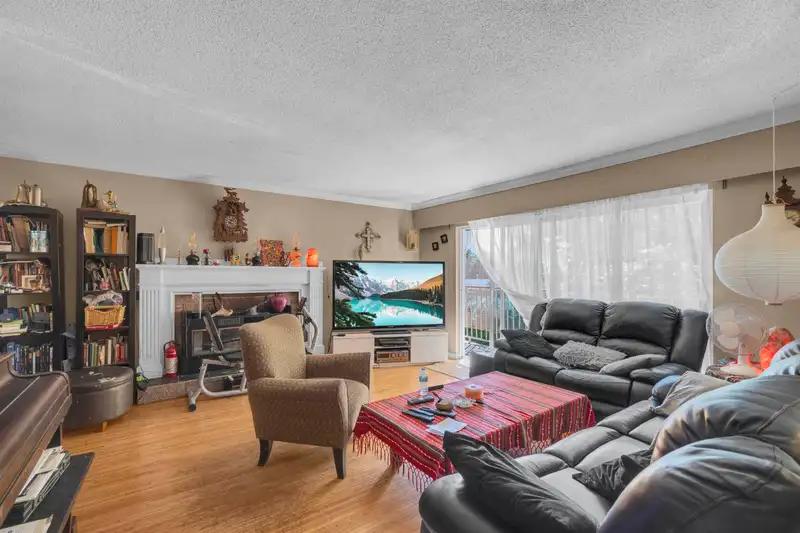 1825 BRUNETTE AVENUE - photo 4 of 29