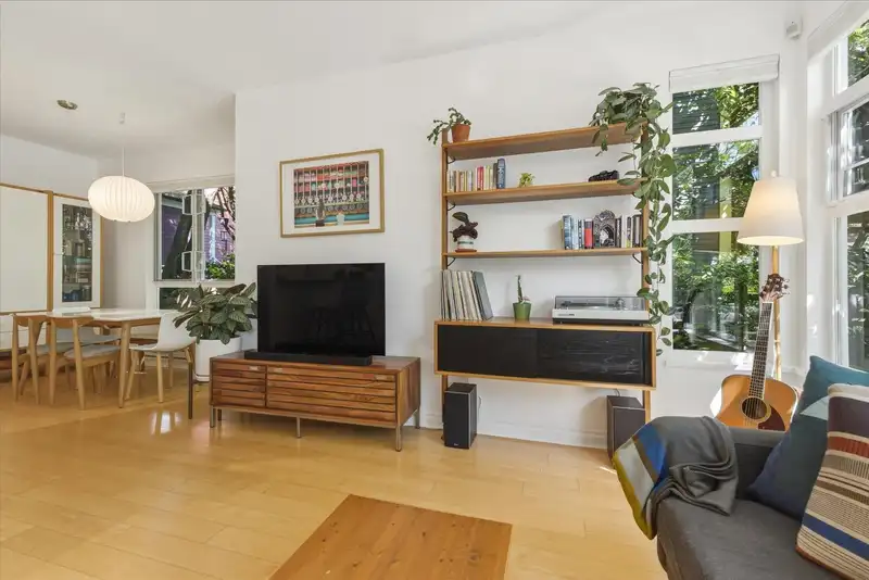1073 E PENDER STREET - photo 4 of 40
