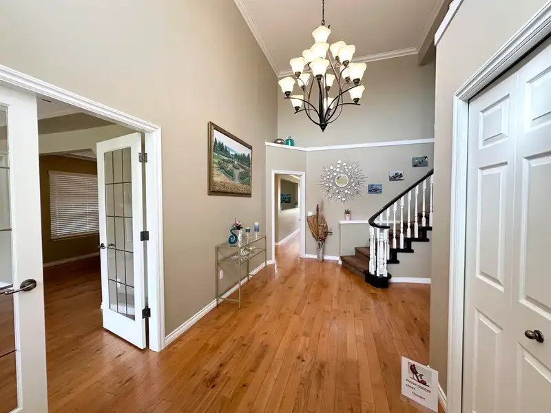 14897 22 AVENUE - photo 3 of 29