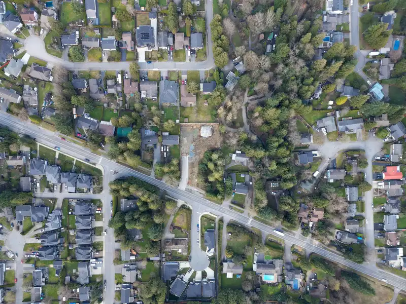 20155 GRADE CRESCENT - photo 2 of 10