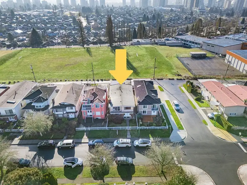 4710 UNION STREET - photo 1 of 40
