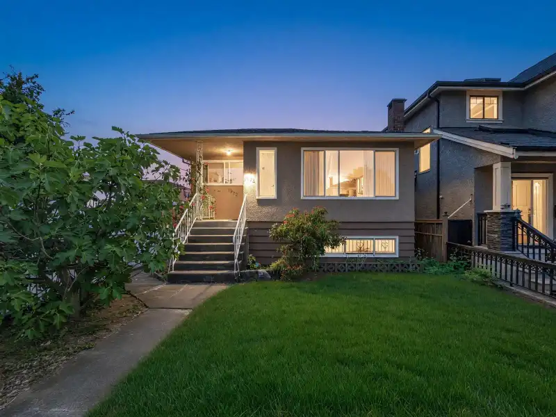 1972 E 51ST AVENUE - photo 1 of 27