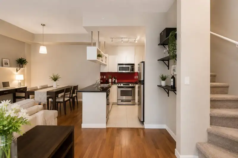 1072 SEYMOUR STREET - photo 4 of 12