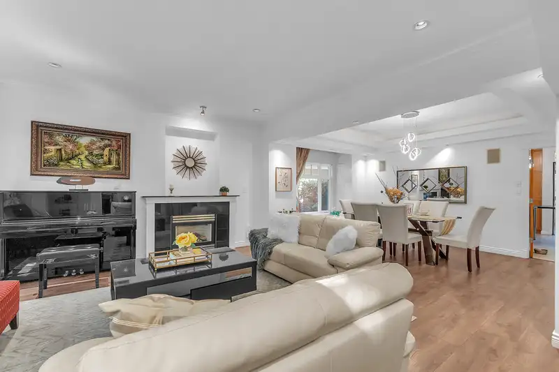786 W 17TH STREET - photo 2 of 40