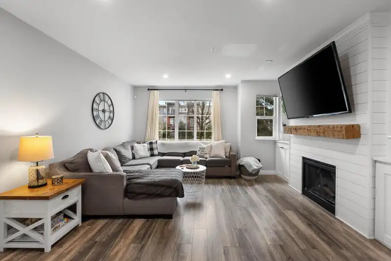 22 20875 80 AVENUE - photo 3 of 40