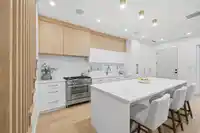 1 810 E 22ND AVENUE - thumbnail 11