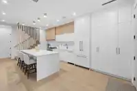1 810 E 22ND AVENUE - thumbnail 14