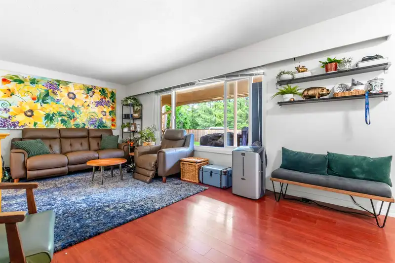 23338 56 AVENUE - photo 4 of 40