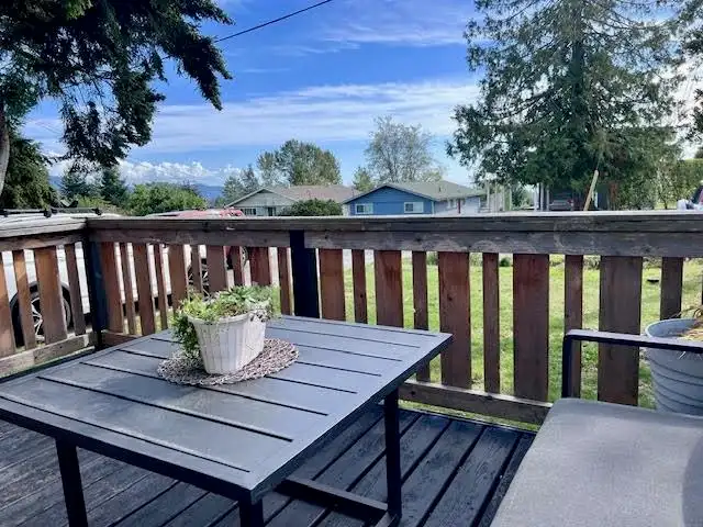 716/718 HILLCREST ROAD - photo 3 of 31