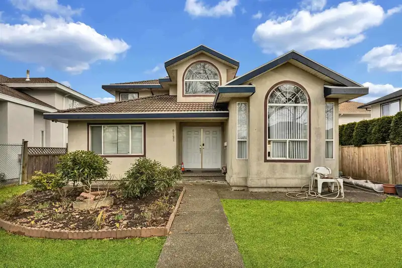 6122 168 STREET - photo 2 of 38