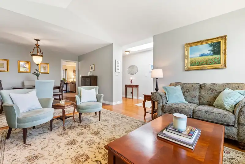 9109 160A STREET - photo 4 of 38