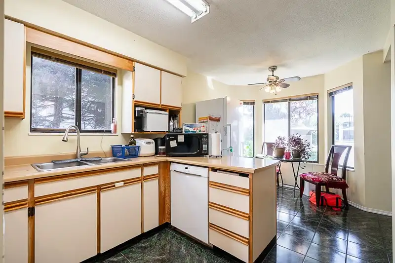 9 10111 GILBERT ROAD - photo 4 of 14