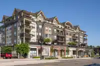 310-311 2493 MONTROSE AVENUE - thumbnail 1