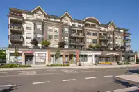 310-311 2493 MONTROSE AVENUE - thumbnail 2