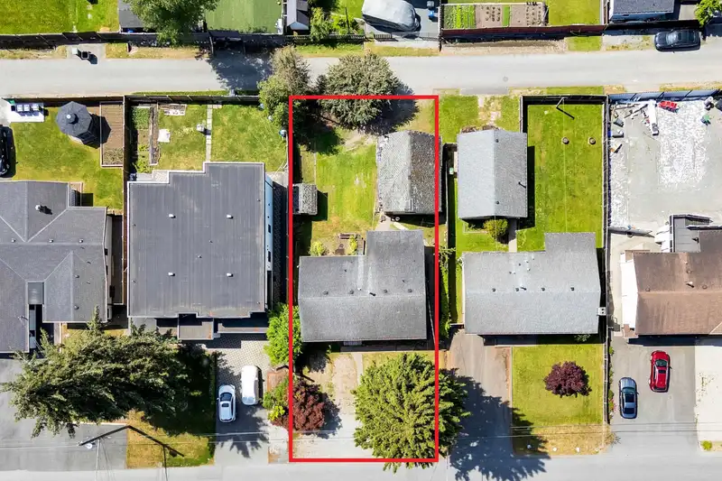 7845 122A STREET - photo 2 of 28