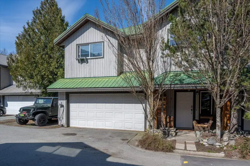 2 7467 PROSPECT STREET - photo 2 of 34
