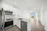 519 20686 EASTLEIGH CRESCENT - thumbnail 2