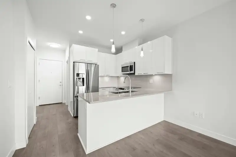 519 20686 EASTLEIGH CRESCENT - photo 3 of 28