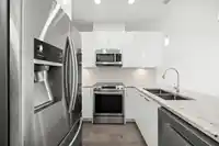 519 20686 EASTLEIGH CRESCENT - thumbnail 6