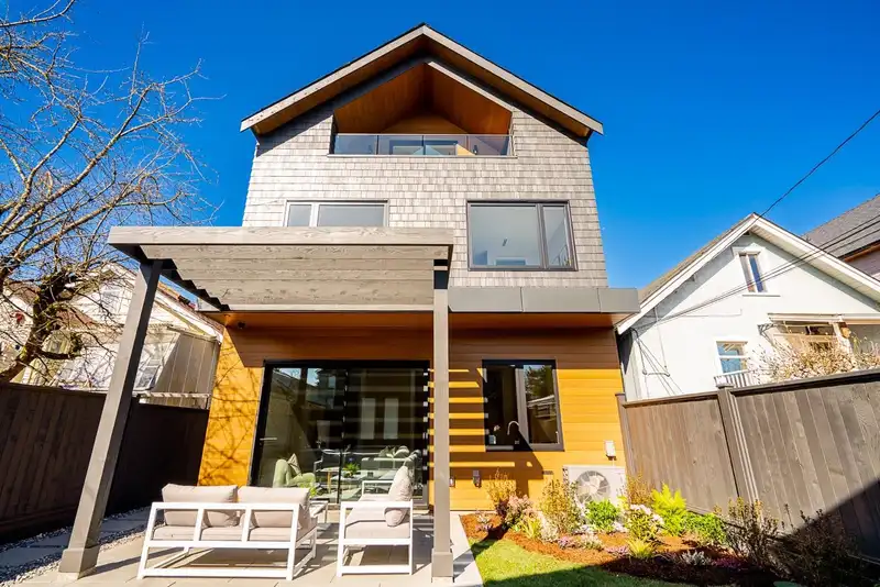 2 372 E 37TH AVENUE - photo 3 of 36