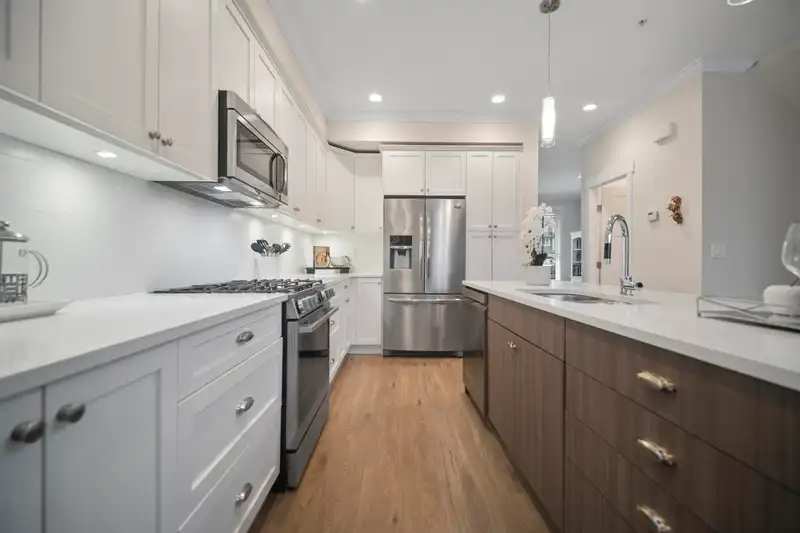 9 7157 210 STREET - photo 4 of 30