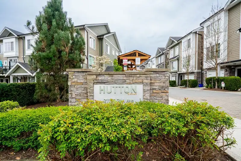 29 21150 76A AVENUE - photo 1 of 36
