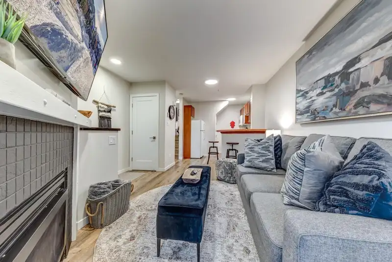 44 4388 NORTHLANDS BOULEVARD - photo 2 of 20