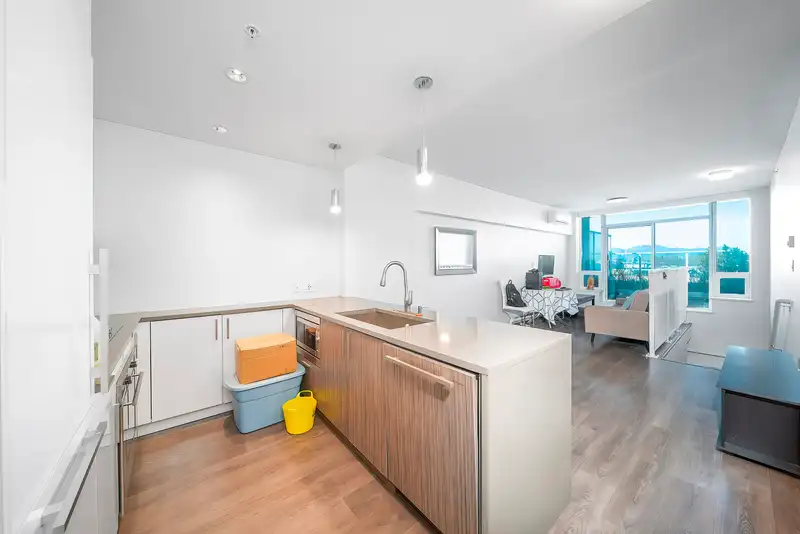 515 5599 COONEY ROAD - photo 3 of 21