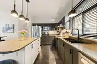 6676 185 STREET - thumbnail 10