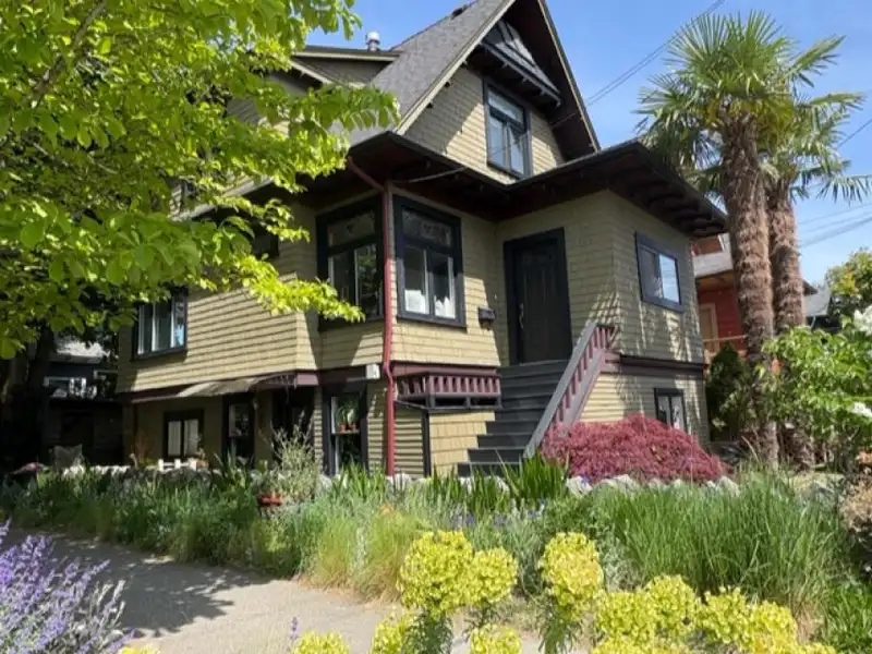 401 E KING EDWARD AVENUE - photo 1 of 32