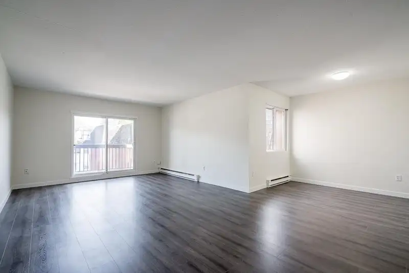 304 33850 FERN STREET - photo 1 of 30