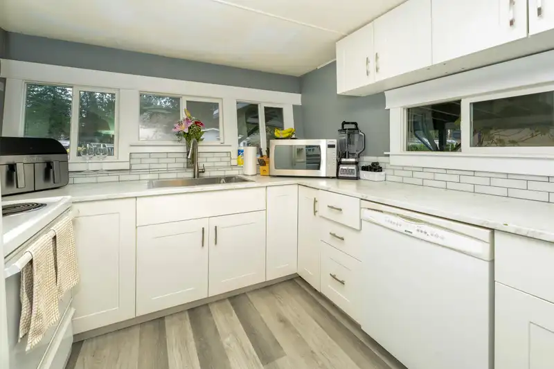 23252 CALVIN CRESCENT - photo 2 of 29