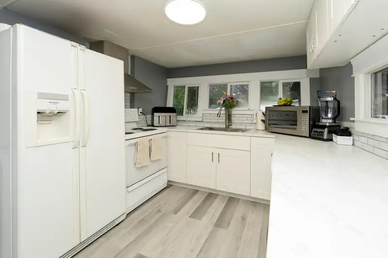 23252 CALVIN CRESCENT - photo 3 of 29