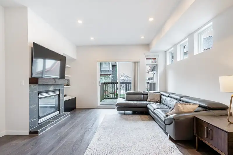 27 2000 PANORAMA DRIVE - photo 4 of 17