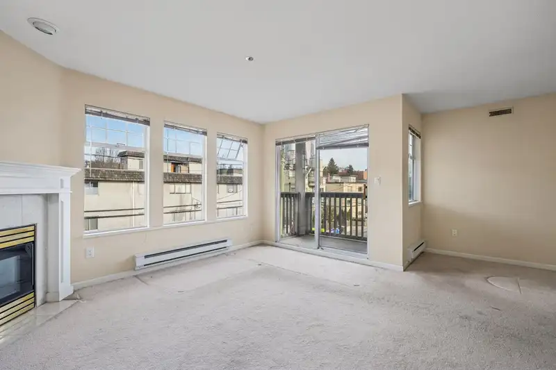 304 1989 W 1ST AVENUE - photo 4 of 23