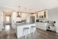 330 RICHMOND STREET - thumbnail 2