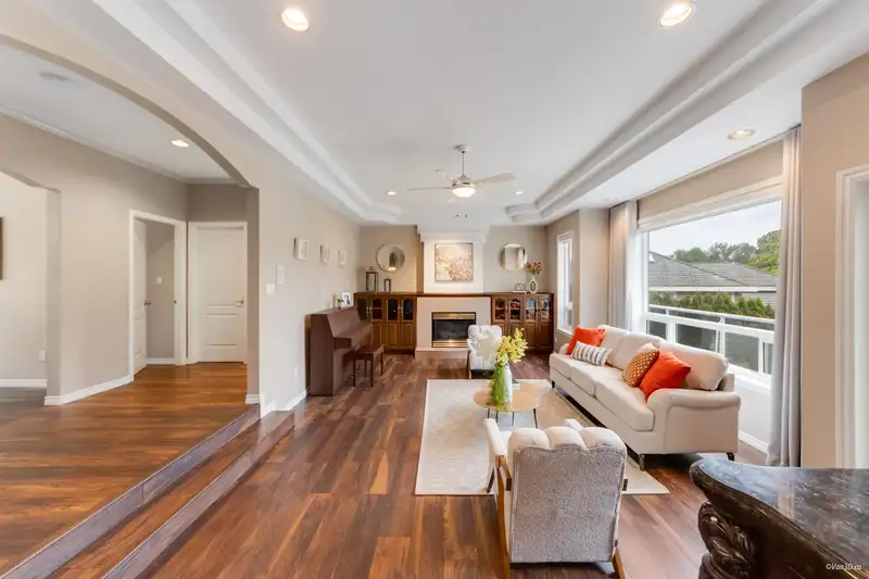 15929 113A AVENUE - photo 4 of 40