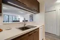 1710 5288 MELBOURNE STREET - thumbnail 3