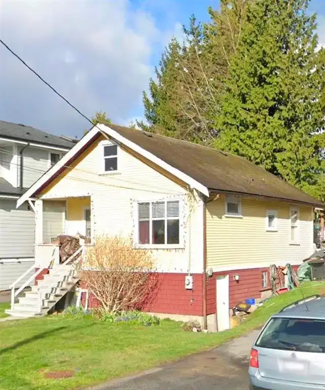 215 NINTH AVENUE - photo 1 of 1