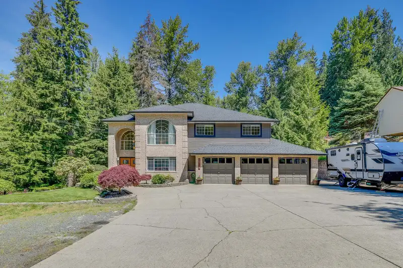 26115 124 AVENUE - photo 1 of 37