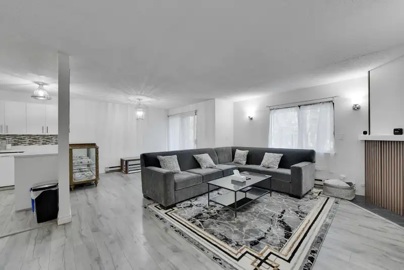 203 7064 133B STREET - photo 1 of 36