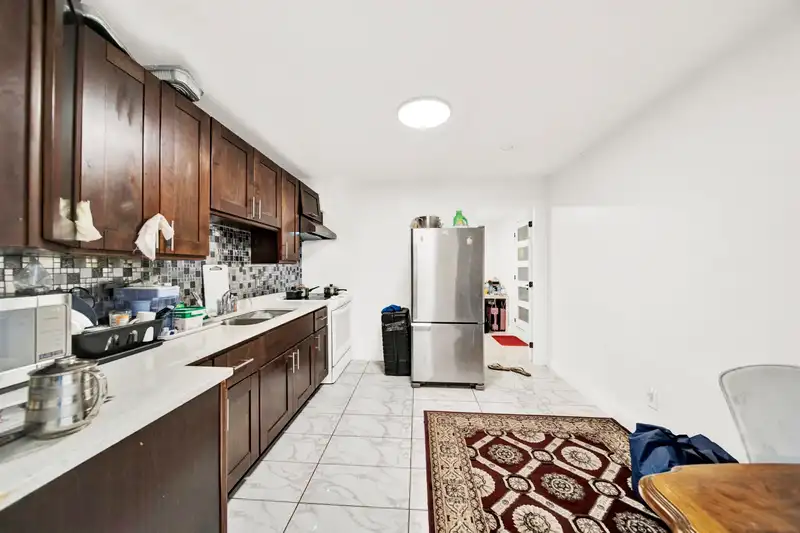 12712 113A AVENUE - photo 3 of 29