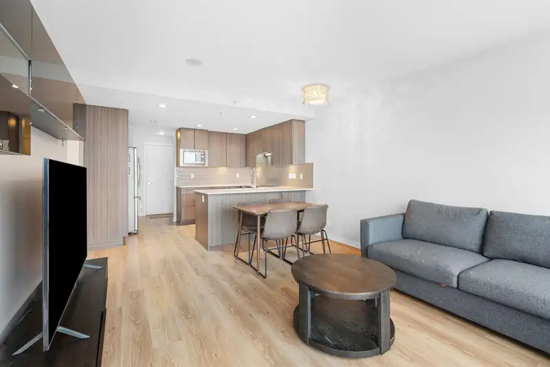 1602 125 COLUMBIA STREET - photo 4 of 11