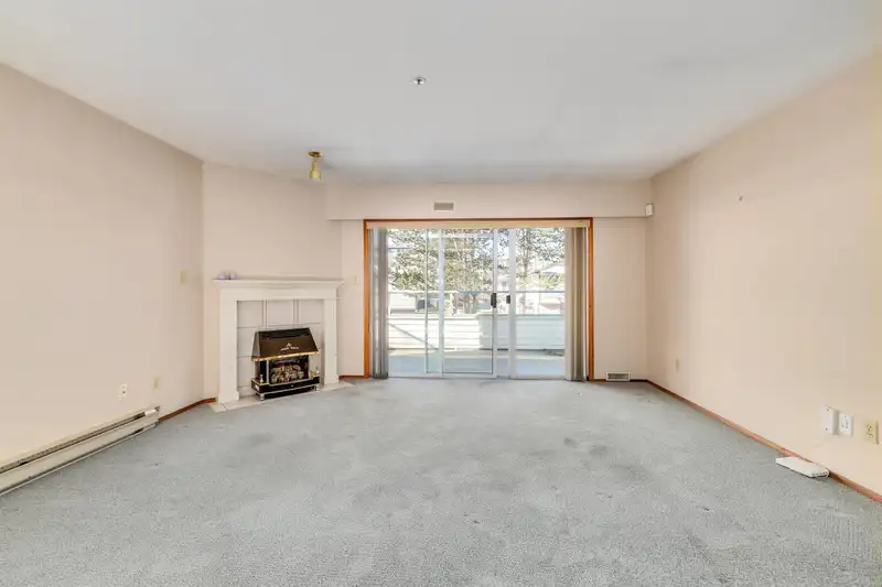 101 5377 201A STREET - photo 2 of 27