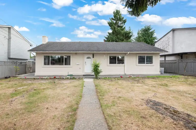 13090 72 AVENUE - photo 1 of 23