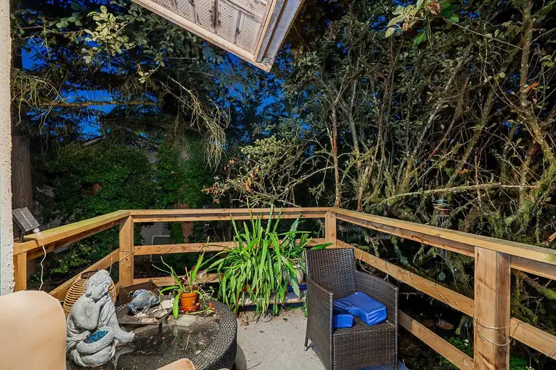20850 48 AVENUE - photo 3 of 12